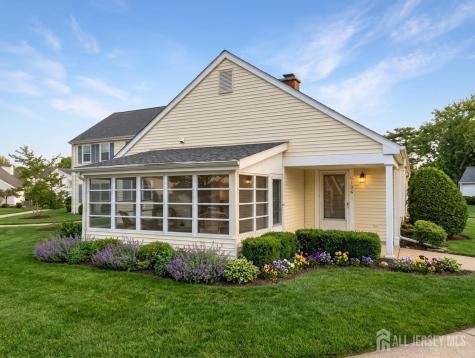 136 Plymouth Lane Monroe NJ 08831