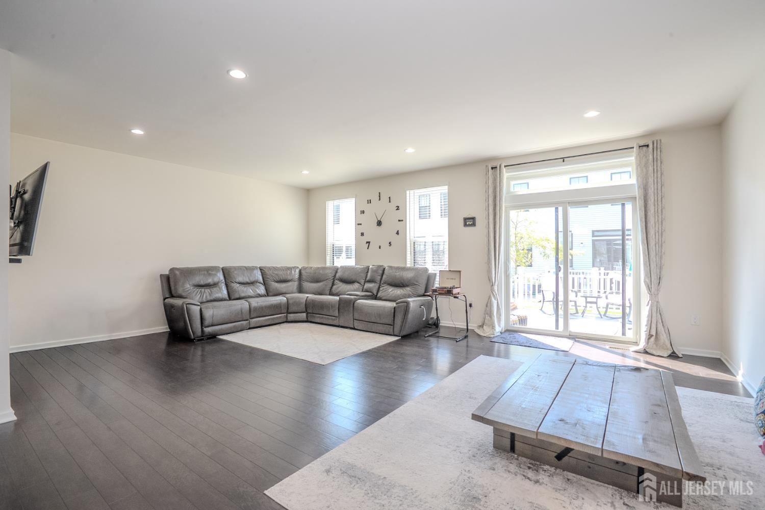 15 Clover Lane Monroe NJ 08831