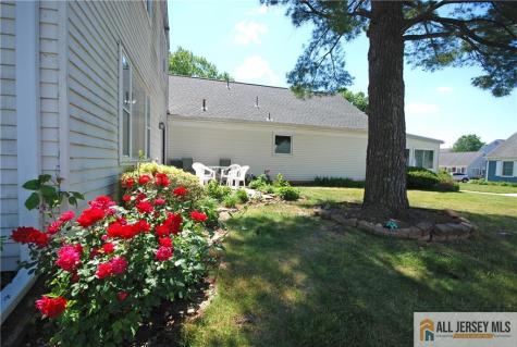 220 Manchester Lane Monroe NJ 08831