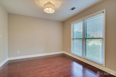 133 Oakmont Court Edison NJ 08820