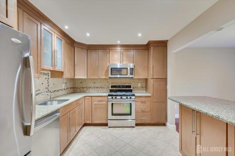 133 Oakmont Court Edison NJ 08820
