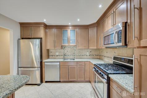 133 Oakmont Court Edison NJ 08820