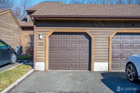 133 Oakmont Court Edison NJ 08820