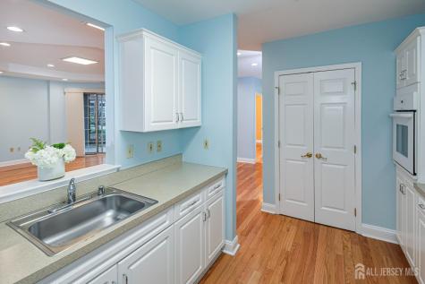 2033 Windrow Drive Middlesex NJ 08540