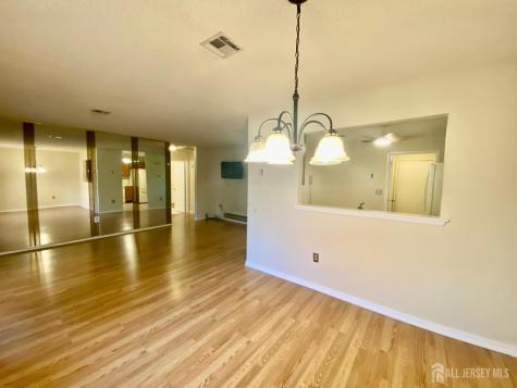 614 Lemington Plaza Monroe NJ 08831