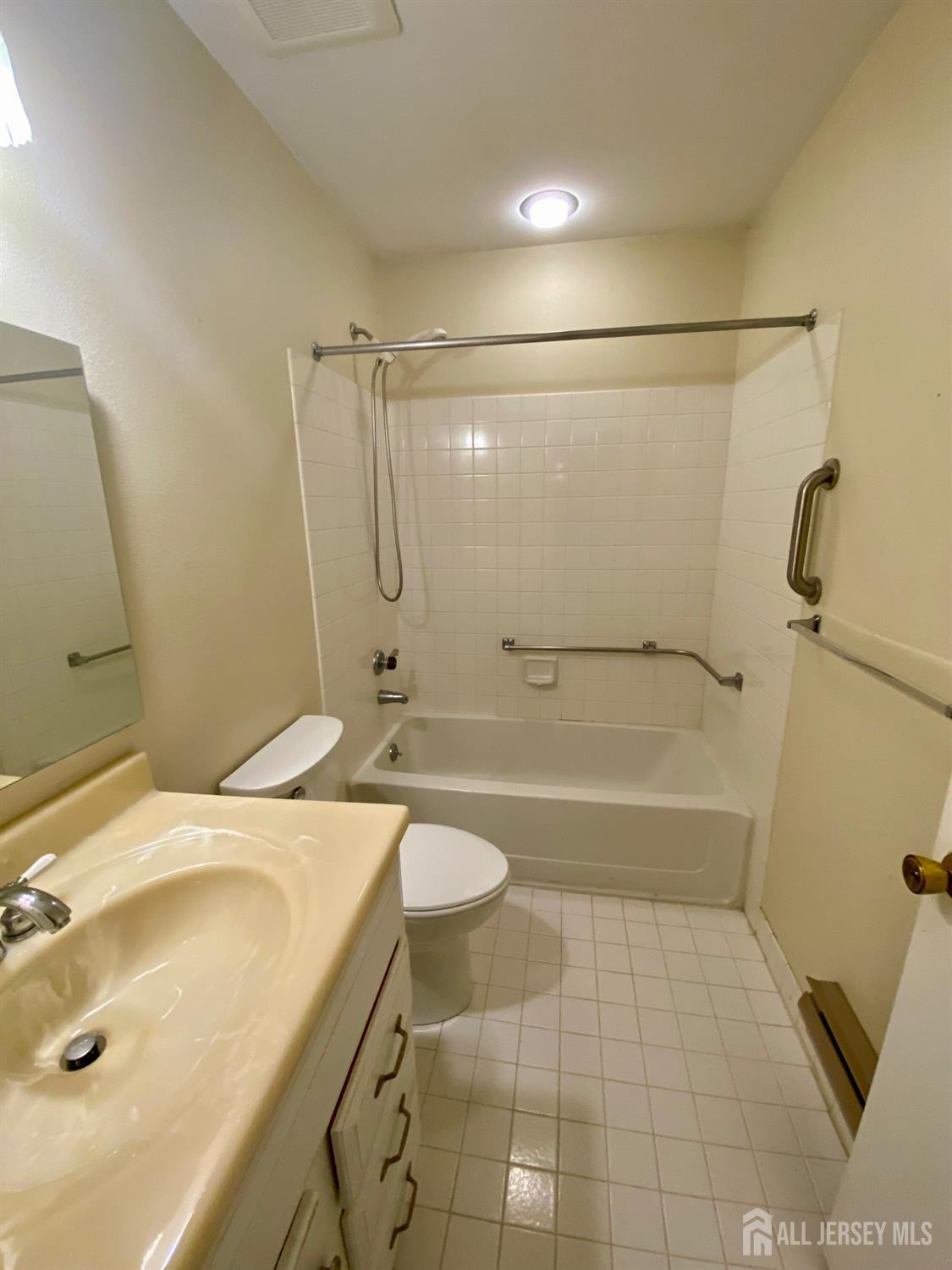 614 Lemington Plaza Monroe NJ 08831