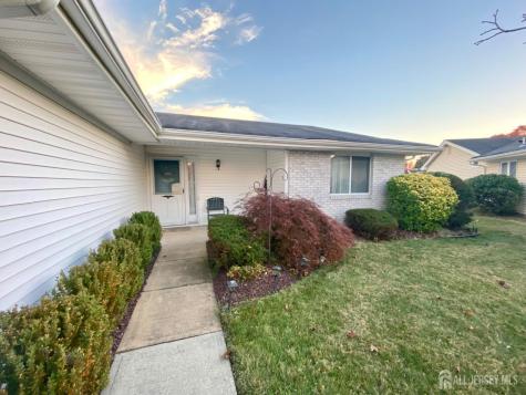 614 Lemington Plaza Monroe NJ 08831