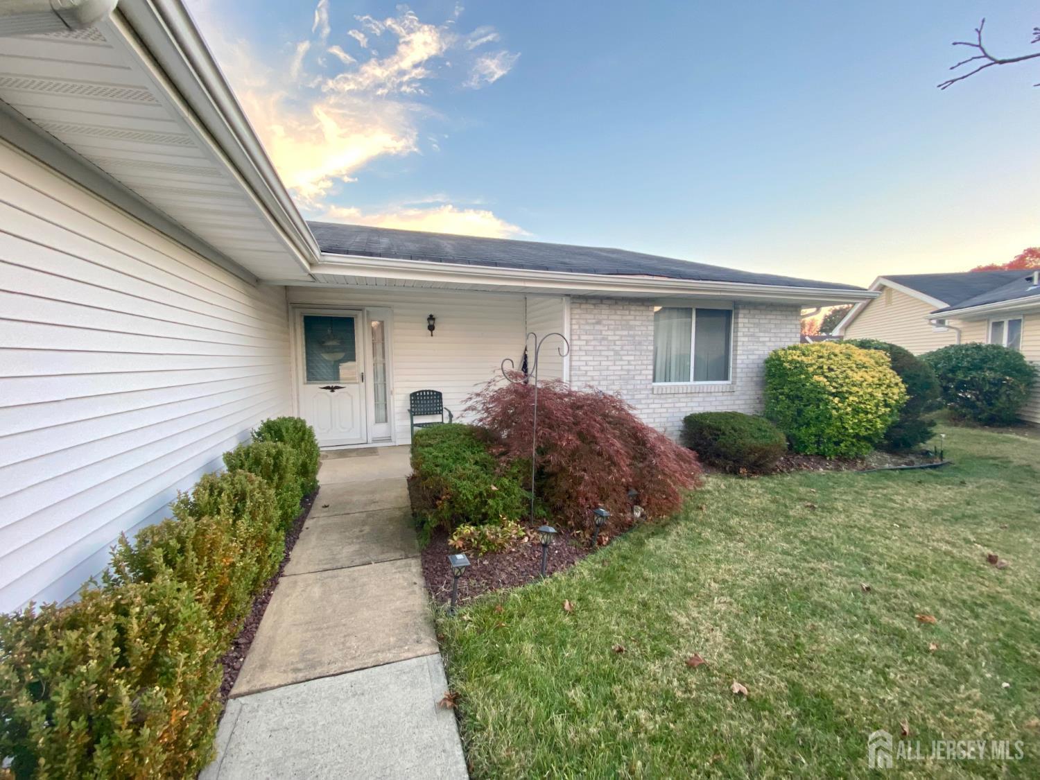 614 Lemington Plaza Monroe NJ 08831