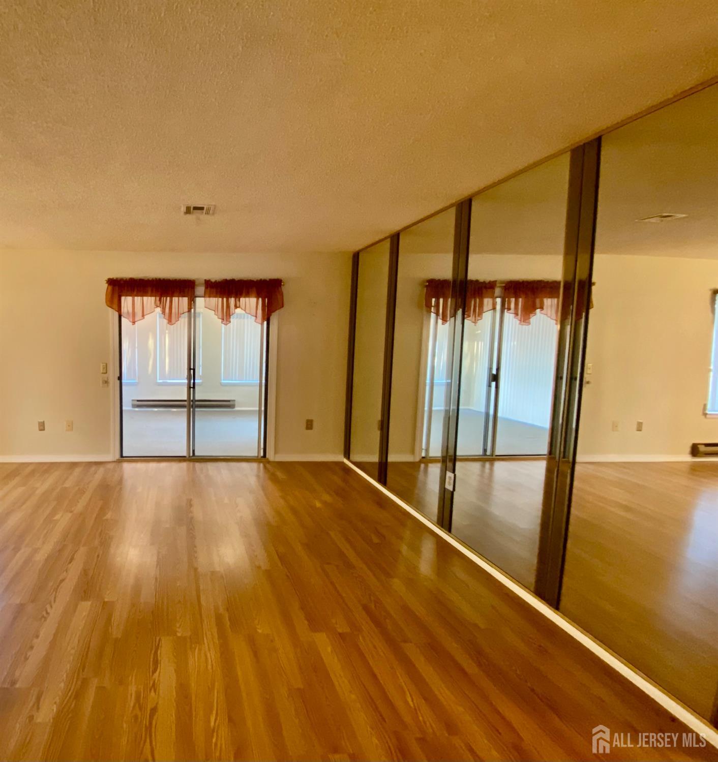 614 Lemington Plaza Monroe NJ 08831
