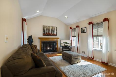 8 Russell Court Montville NJ 07045