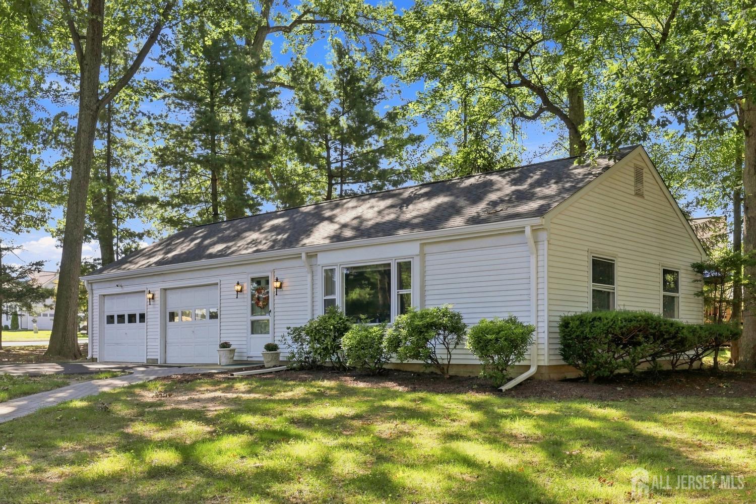 321-A SE Sharon Way SE Monroe NJ 08831
