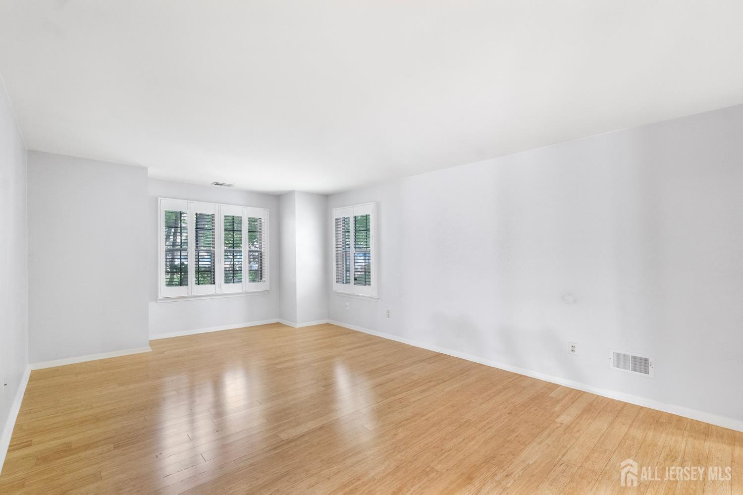 1403 Stoneridge Circle Helmetta NJ 08828