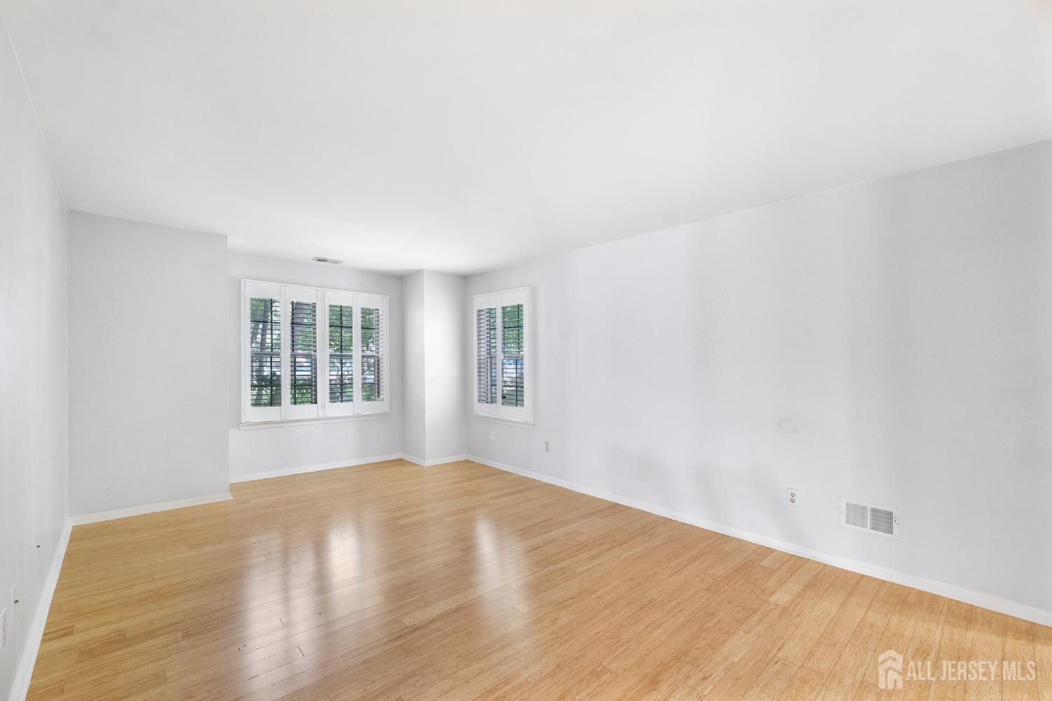 1403 Stoneridge Circle Helmetta NJ 08828