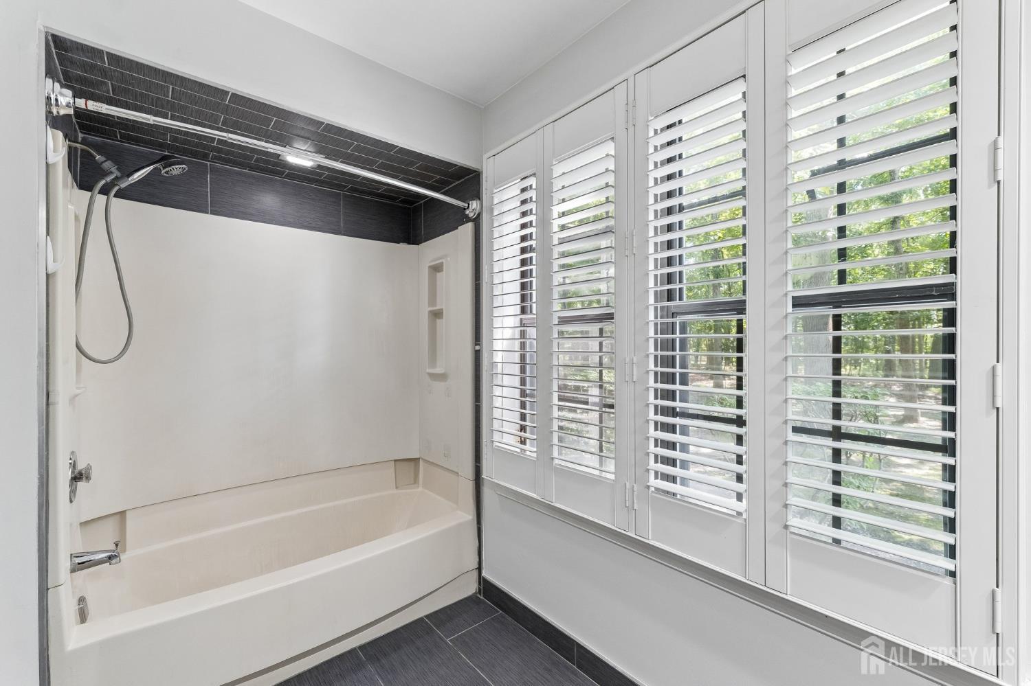 1403 Stoneridge Circle Helmetta NJ 08828