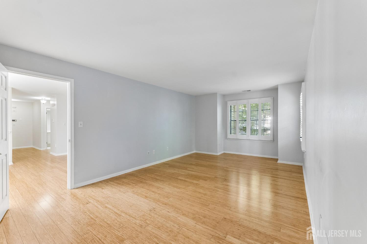 1403 Stoneridge Circle Helmetta NJ 08828