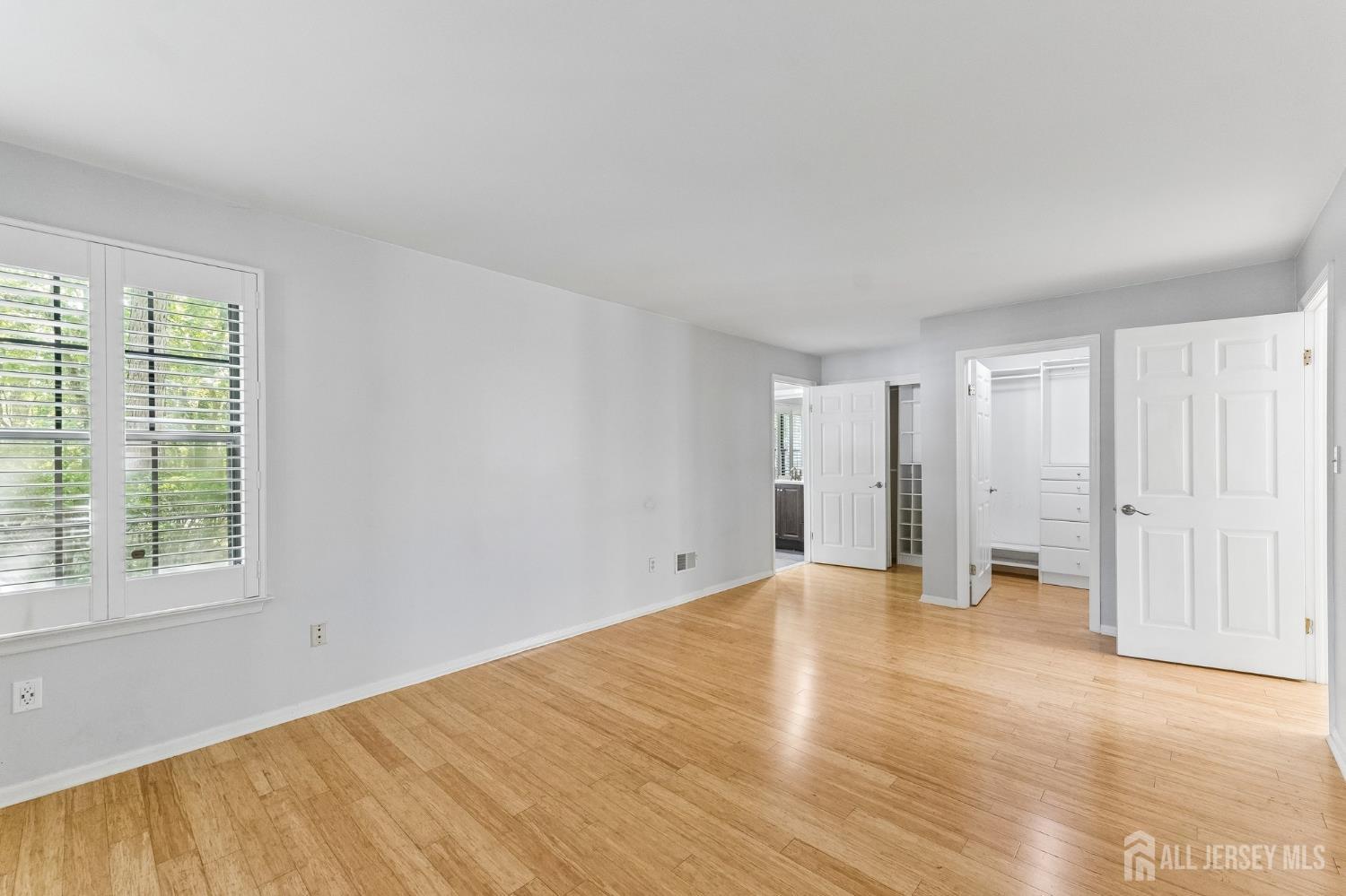 1403 Stoneridge Circle Helmetta NJ 08828