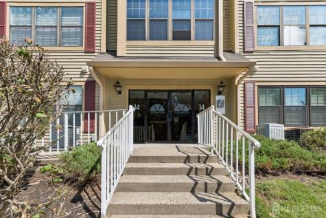 1403 Stoneridge Circle Helmetta NJ 08828