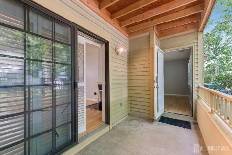 1403 Stoneridge Circle Helmetta NJ 08828