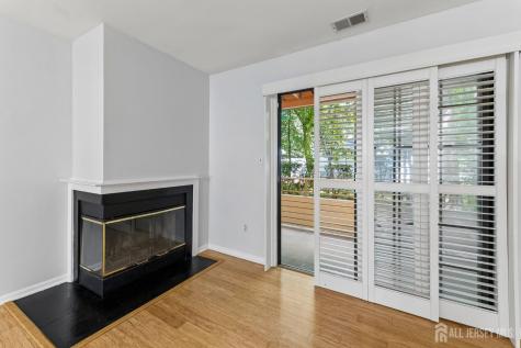 1403 Stoneridge Circle Helmetta NJ 08828