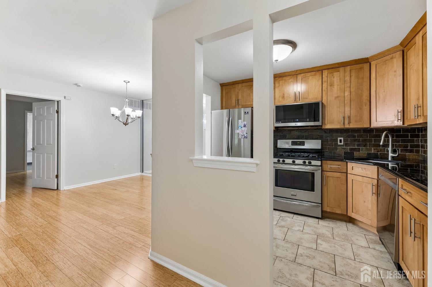 1403 Stoneridge Circle Helmetta NJ 08828