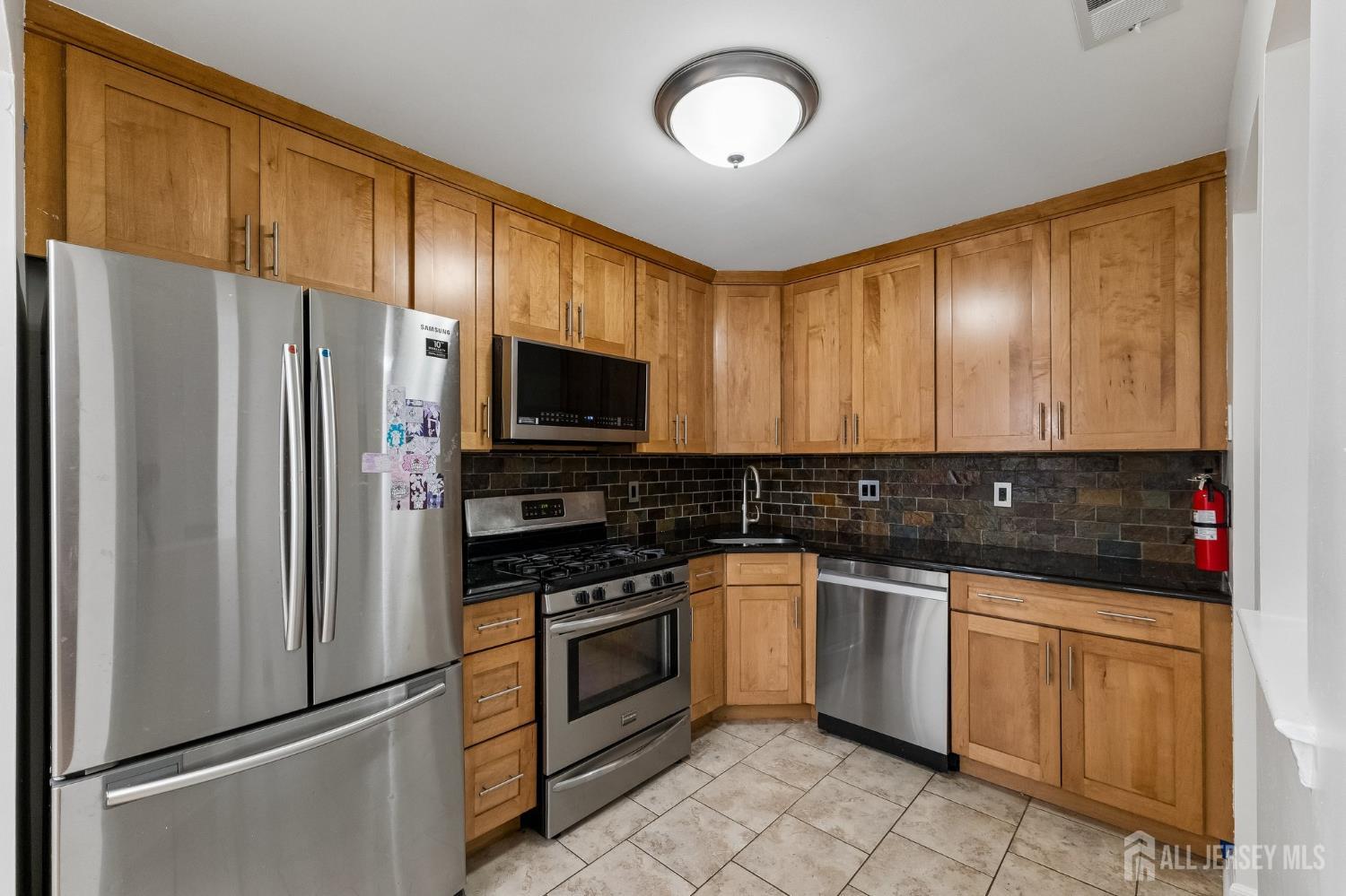 1403 Stoneridge Circle Helmetta NJ 08828