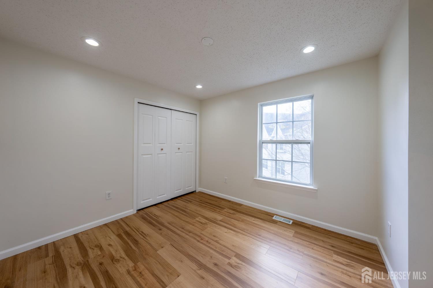122 Prestwick Way Edison NJ 08820