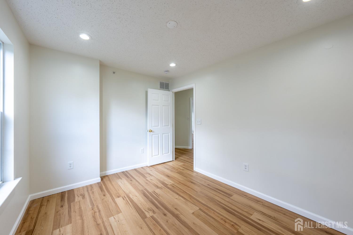 122 Prestwick Way Edison NJ 08820