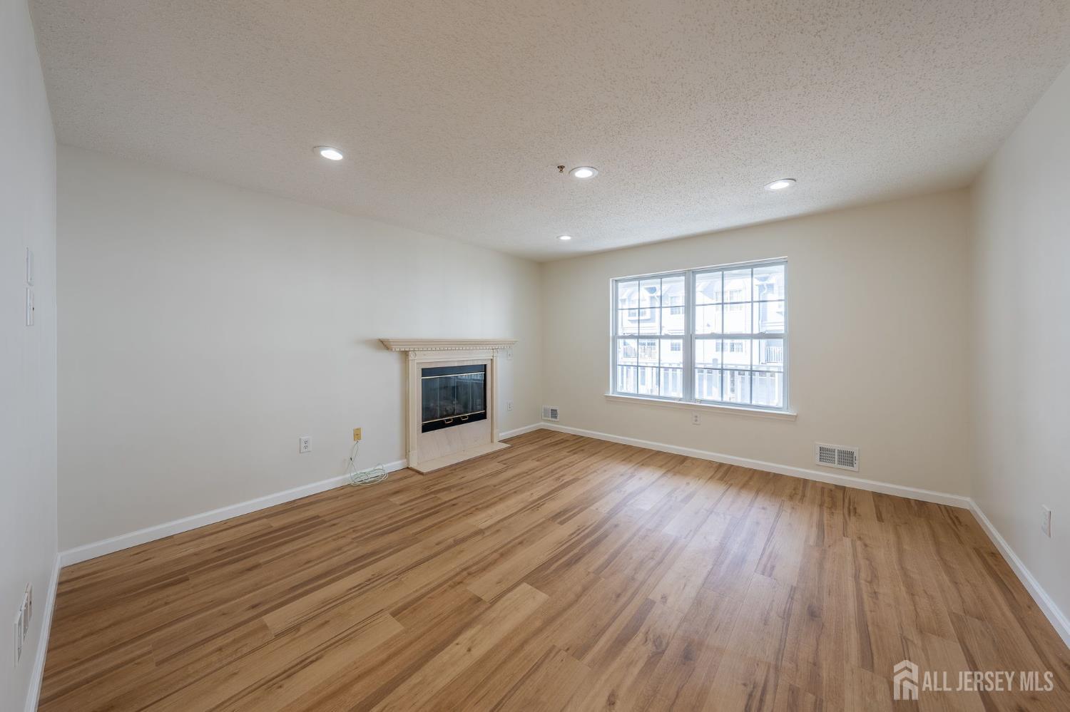 122 Prestwick Way Edison NJ 08820