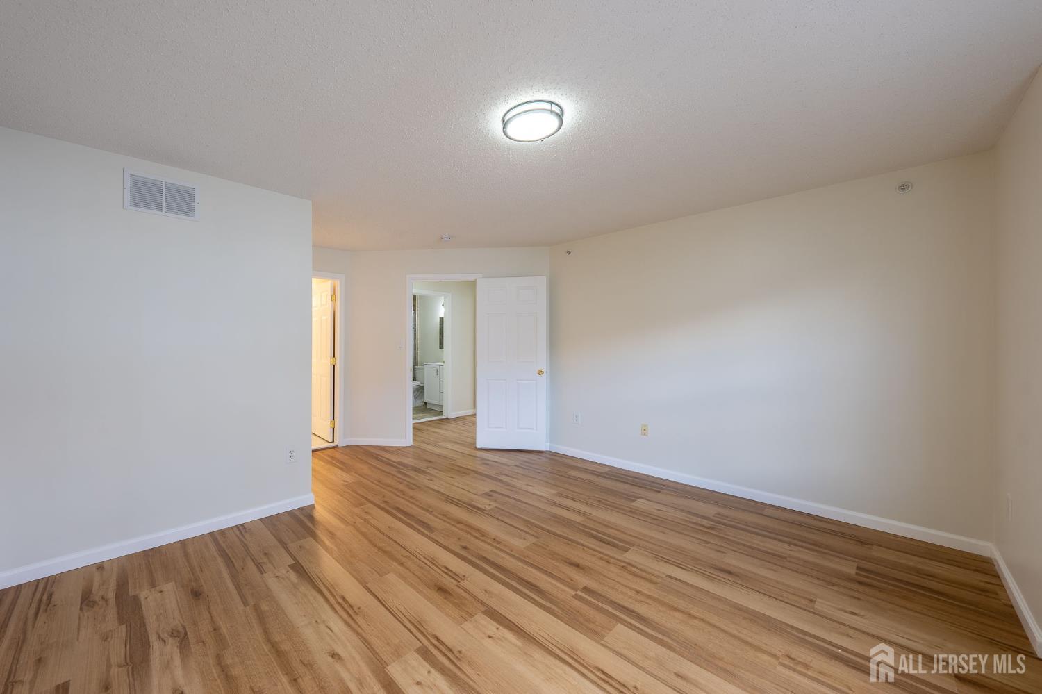 122 Prestwick Way Edison NJ 08820