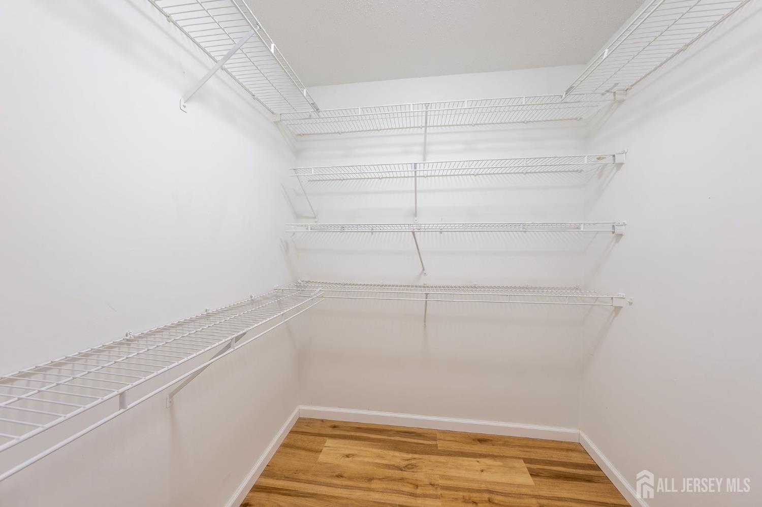 122 Prestwick Way Edison NJ 08820