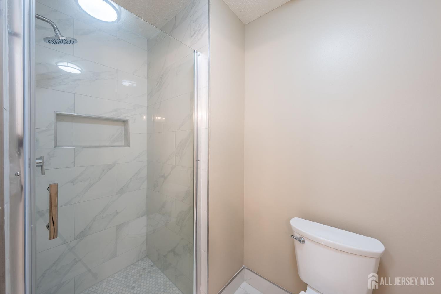 122 Prestwick Way Edison NJ 08820