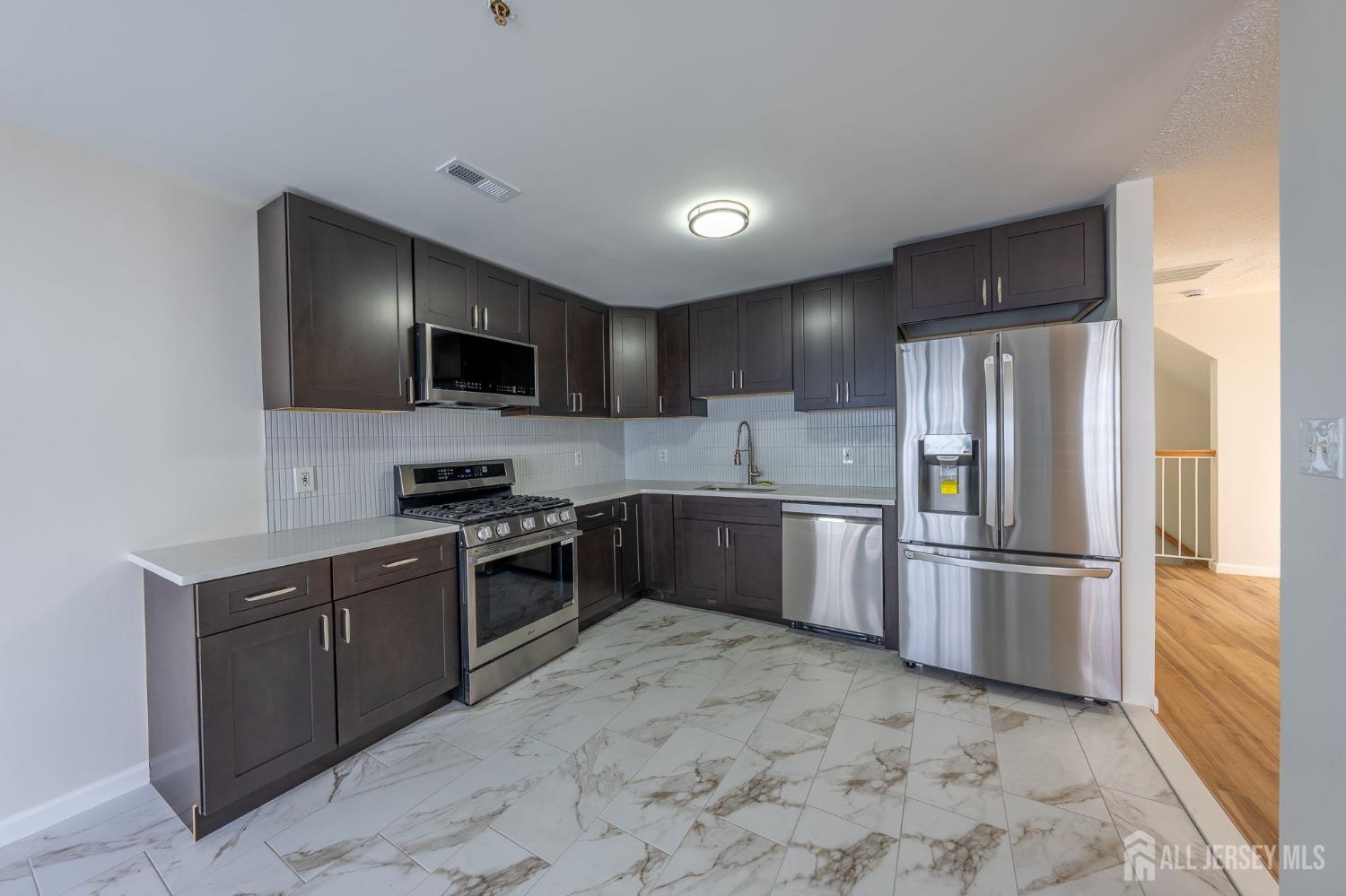122 Prestwick Way Edison NJ 08820