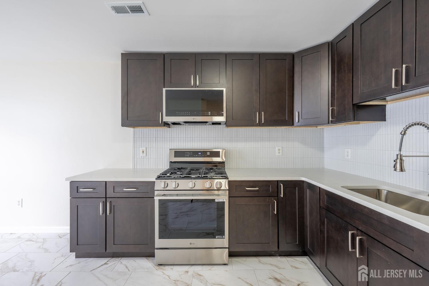 122 Prestwick Way Edison NJ 08820