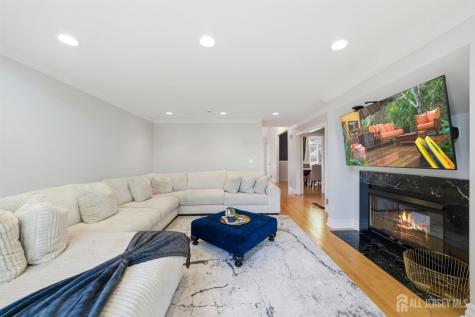 15 Kingsland Circle South Brunswick NJ 08852