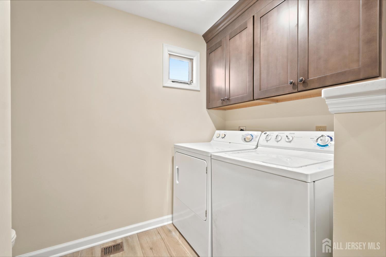 8 Sussex Way Monroe NJ 08831