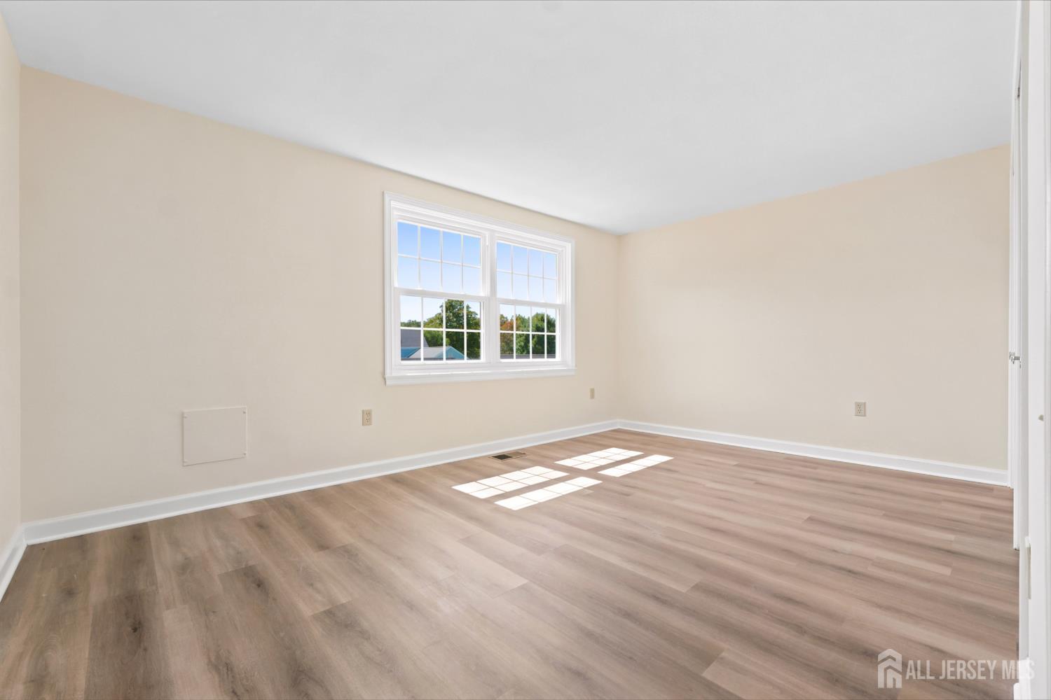 8 Sussex Way Monroe NJ 08831