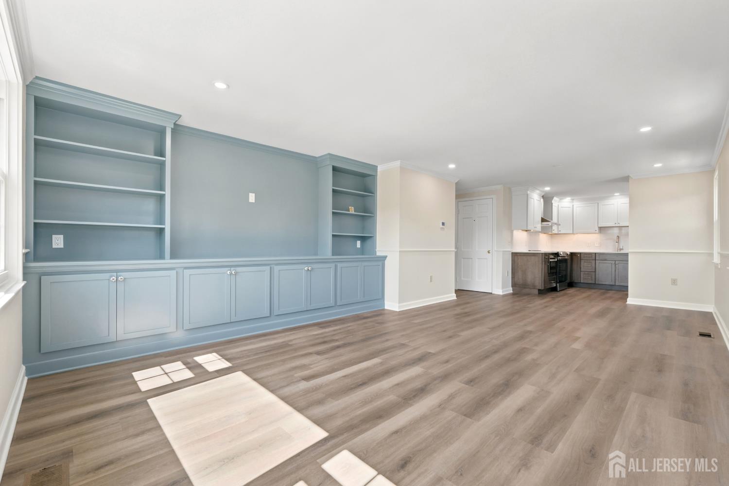 8 Sussex Way Monroe NJ 08831