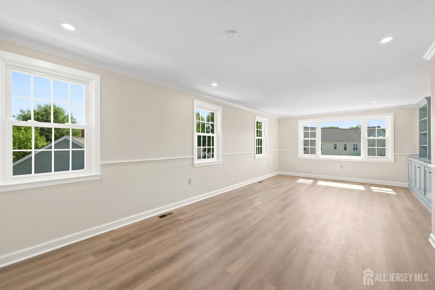 8 Sussex Way Monroe NJ 08831