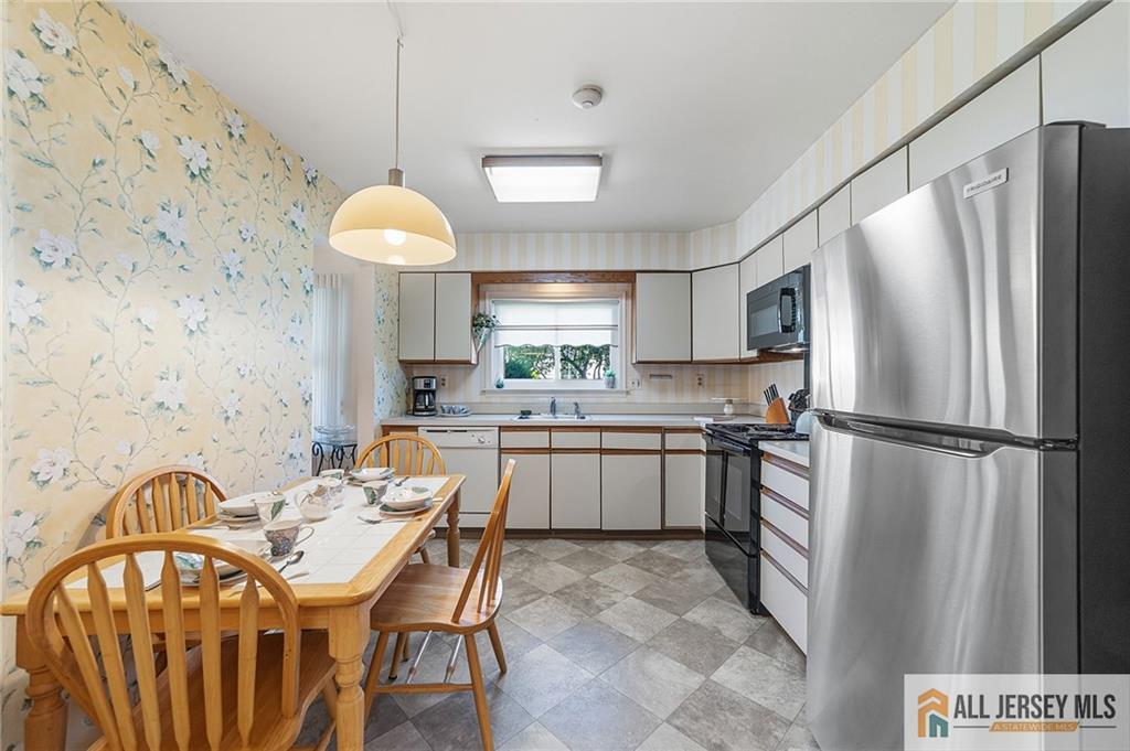 8 Rothwell Drive Monroe NJ 08831
