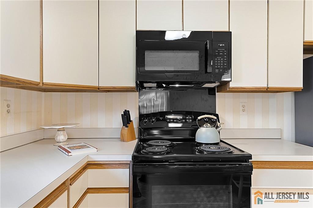 8 Rothwell Drive Monroe NJ 08831