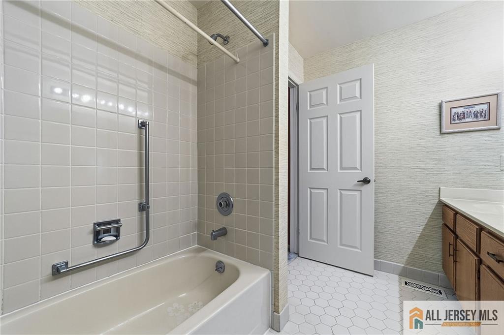 8 Rothwell Drive Monroe NJ 08831