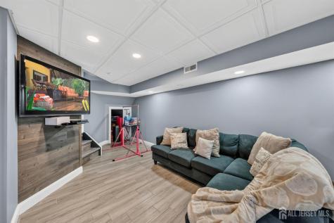 12 Periwinkle Court East Brunswick NJ 08816