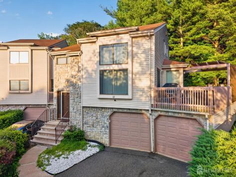 12 Periwinkle Court East Brunswick NJ 08816