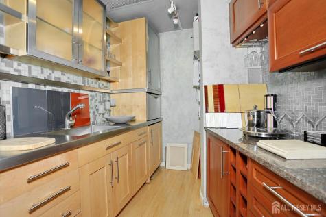 211 6th Avenue Hawthorne NJ 07506