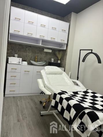 1677 Nj 27 Edison NJ 08817