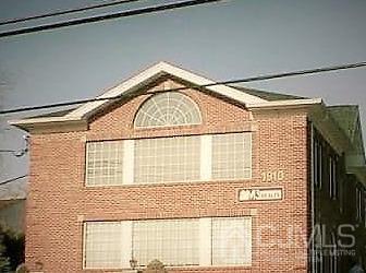 1910 Oak Tree Road Edison NJ 08820