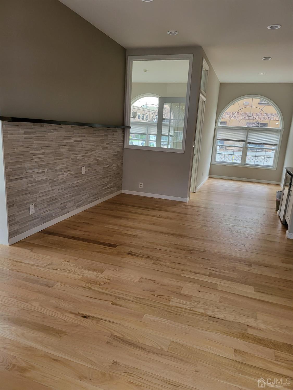 1910 Oak Tree Road Edison NJ 08820
