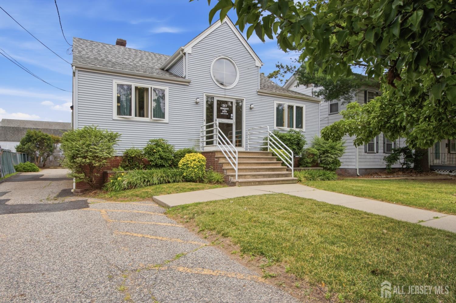 217 Main Street Woodbridge Proper NJ 07095
