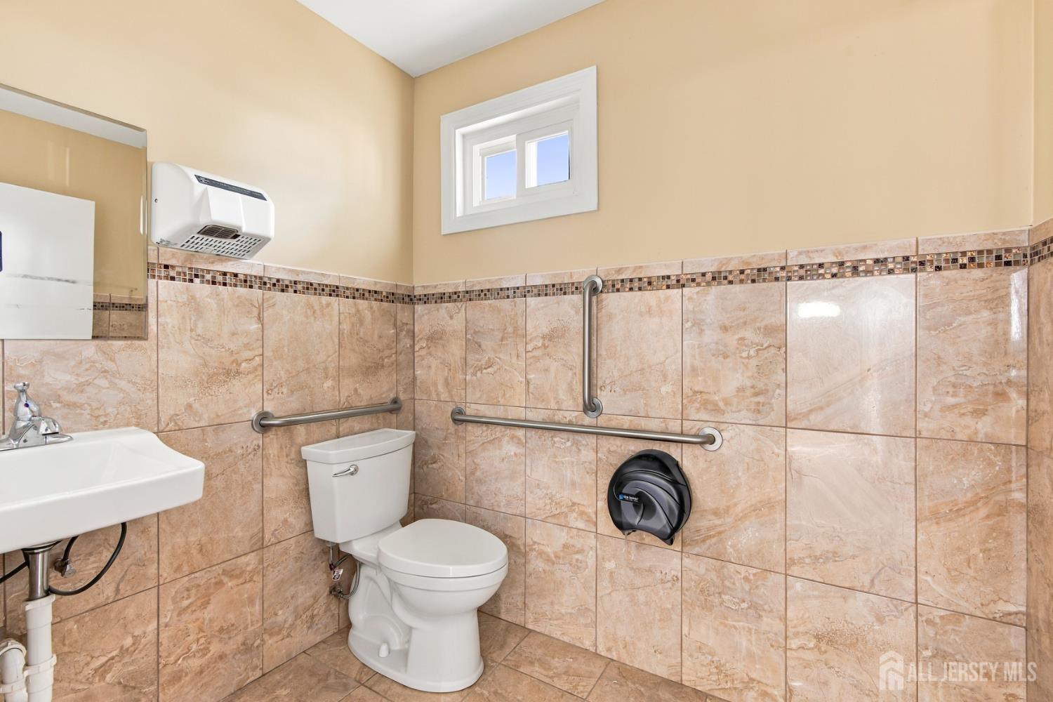 283 Washington Avenue Carteret NJ 07008