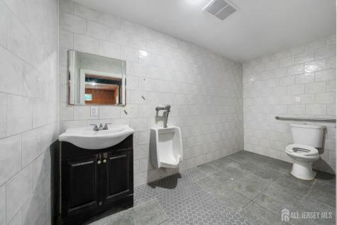 476 Bloy Street Hillside NJ 07205